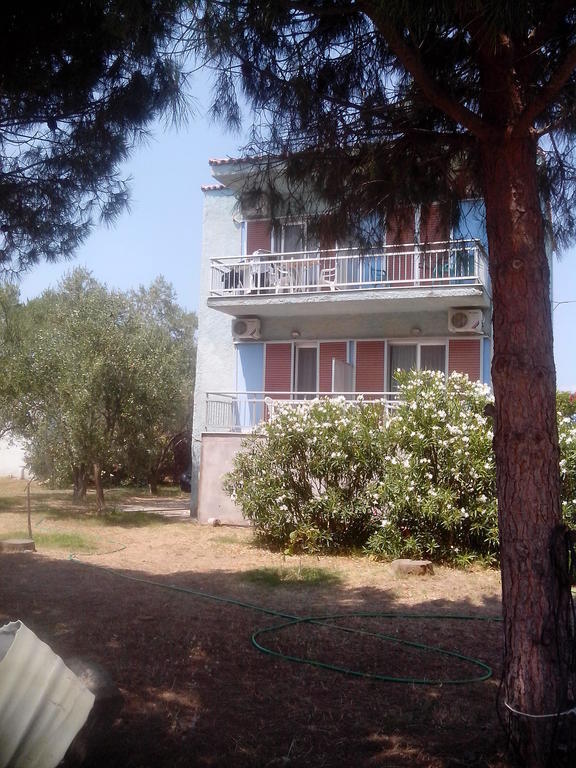 Pension Lakis Prinos  Exterior photo